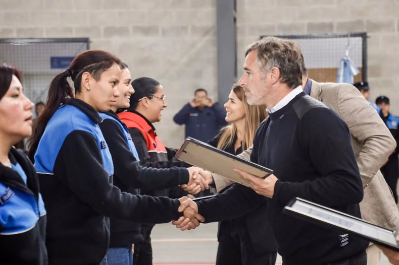 SEGURIDAD. Federico Achával acompañó a los nuevos agentes.