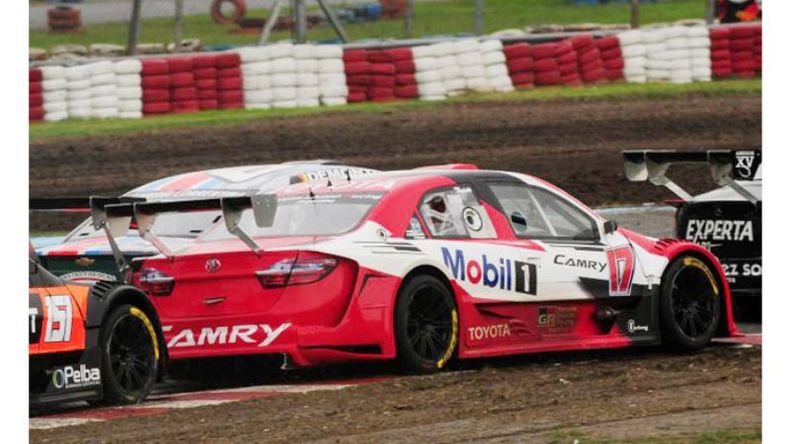 CLAVE. El Camry de Rossi largó bien y ganó 5 lugares..