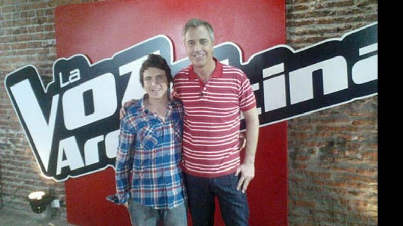 Adriel, junto a Marley, conductor del programa..