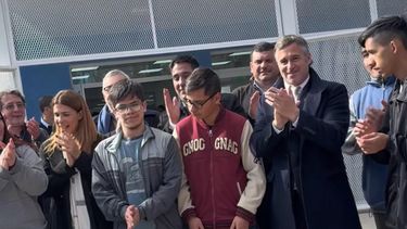 junto a soledad peralta, federico achaval inauguro el edificio escolar numero 30 de su gestion