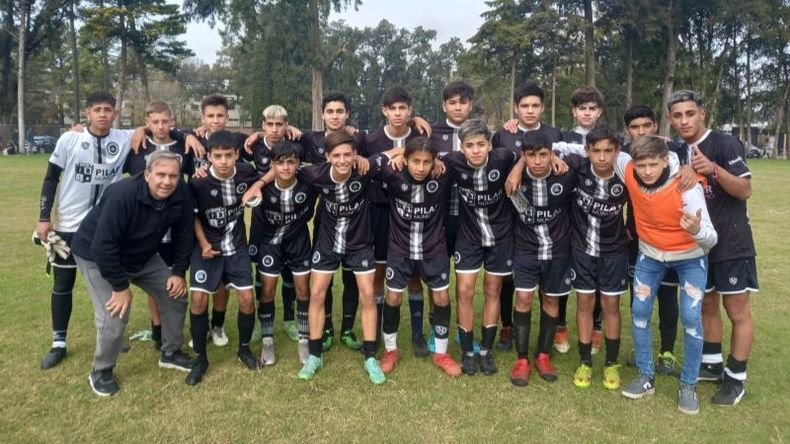 TRIUNFO. La Octava de Real Pilar que ganó un partido clave ante Ituzaingó..