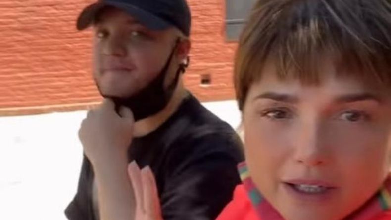 Madre e hijo concurrieron a votar juntos en el barrio Las Margaritas. .