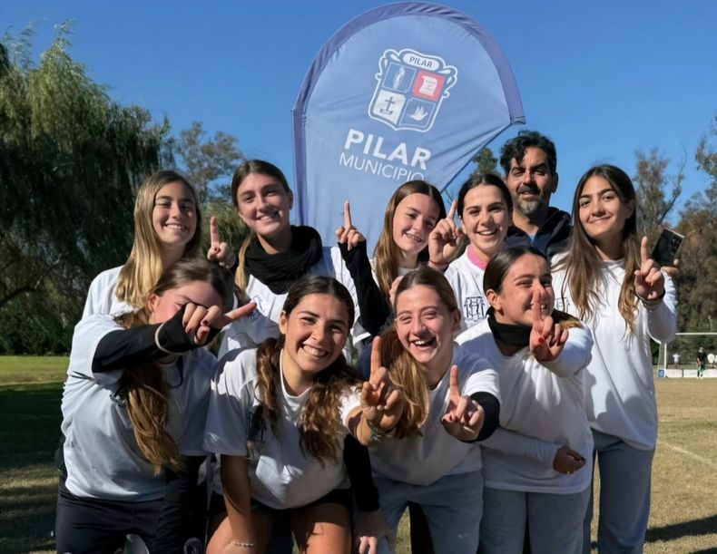 EQUIPO. Las chicas de Campus Lincoln que ganaron la etapa Local de la categor&iacute;a Sub 18.