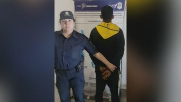 DETENIDO. Tiene 28 años y cuenta con antecedentes por robos similares. &nbsp; 