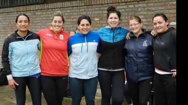 Noelia Sersen (3ª desde la izq.) en la concentración del campeonato Argentino..