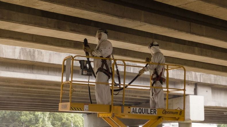 PUESTA EN VALOR. Los trabajos comenzaron esta semana en distintos puentes. .