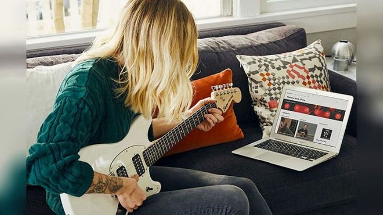 GUITARRA ELÉCTRICA. Una de las actividades que podrán cursarse este semestre..