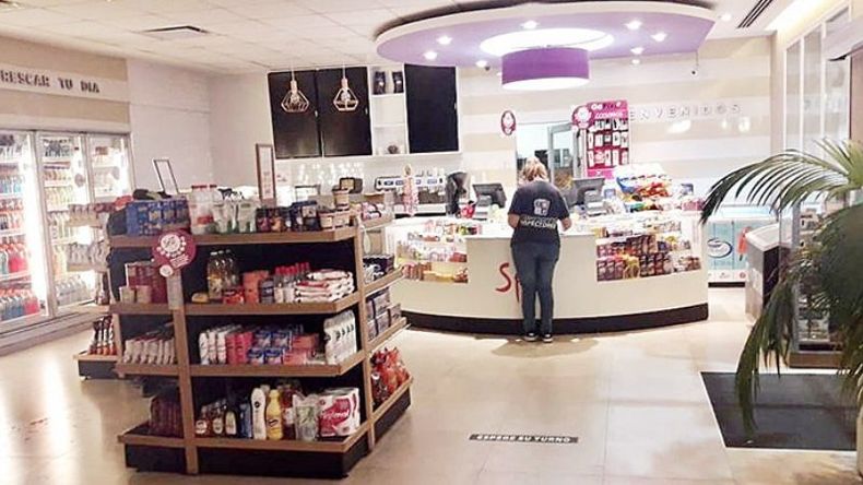 AXION. El bar de la estación de servicio incumplía las restricciones..