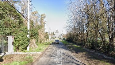 El hombre fue hallado muerto sobre la calle La Martineta.&nbsp;