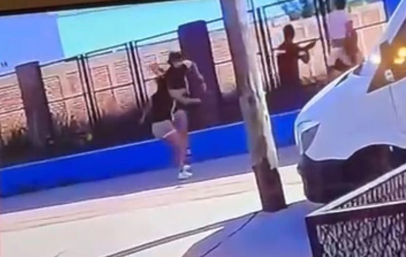 Los alumnos se encontraban en las aulas mientras se desarrollaban los disturbios en la puerta de la escuela.&nbsp;