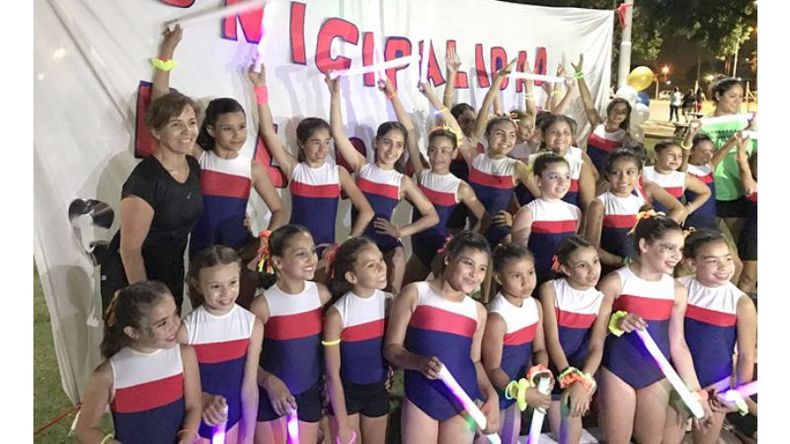 CIERRE. Las chicas de la Muni Pilar le pusieron punto final al año en el Corredor..