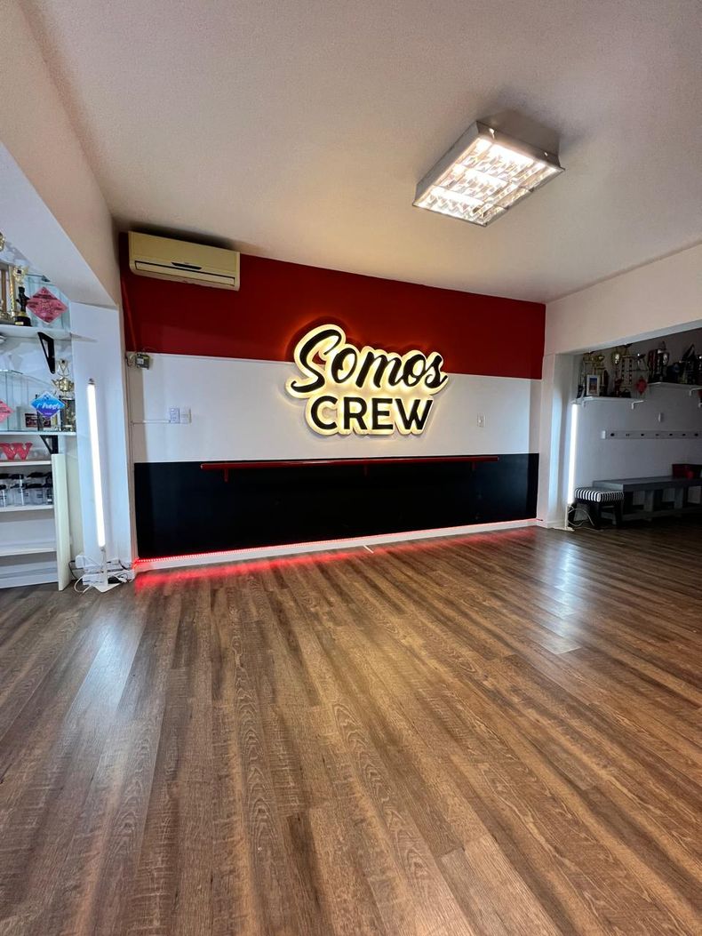 Crew funciona en Independencia 515, Pilar centro.