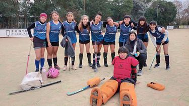CLASIFICACIÓN. La Sub 14 de Hockey de Pilar accedió al Interregional.