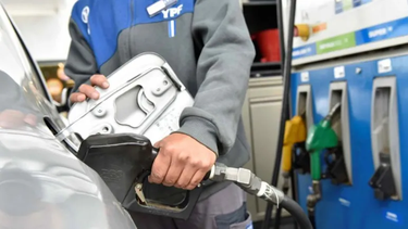 PARA ARRIBA. El sábado aumenta la nafta un 20% en promedio.&nbsp; &nbsp;