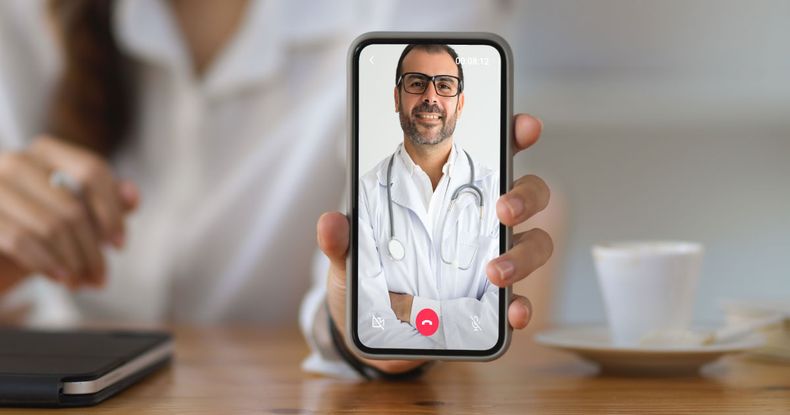 EN LA MANO Las video consultas de pueden a travs del celular