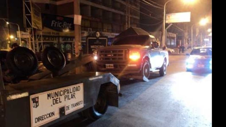 Controles nocturnos. Un total de seis casos de alcoholemia positiva más 15 infracciones de tránsito en general, fue el saldo de los operativos nocturnos llevados a cabo en la madrugada de ayer por el área de Seguridad y Tránsito del Municipio y Seguridad Vial de la Provincia de Buenos Aires. Los operativos se desarrollaron entre la 1 y la 5 de la madrugada en el cruce de rutas 8 y 25, en la Avenida Tratado del Pilar y en la Avenida Tomás Márquez. Estaba previsto que los operativos volvie.