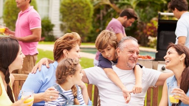 Las reuniones familiares están prohibidas hasta el próximo 30 de abril. .