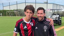 Joaquín Messi junto a Lionel Messi. Joaquín Messi junto a Lionel Messi.