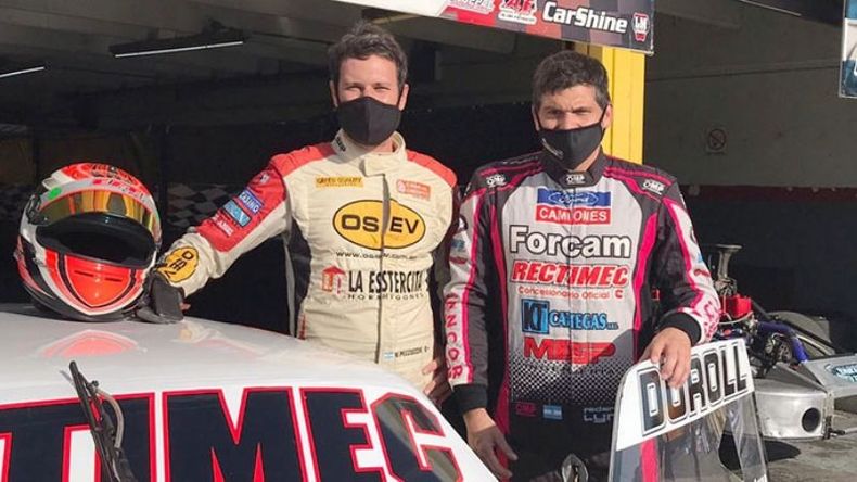 DUPLA. Nico Pezzucchi y Fede Lynn, en el box del autódromo de Buenos Aires..