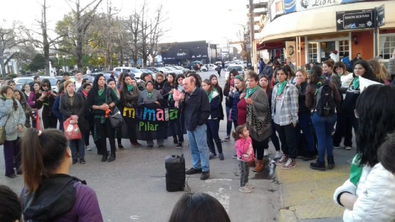 MICRÓFONO ABIERTO. La gente va tomando la palabra..