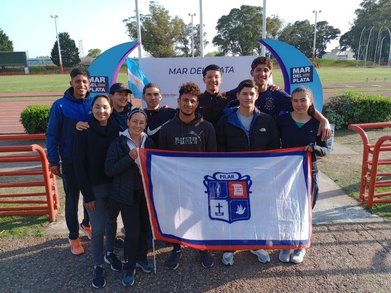 El equipo de Muni Pilar que consiguió el top 10 en el nacional de Clubes.