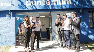 FÁTIMA. Achával encabezó la inauguración del Punto Muni de la localidad. .