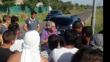 Abbeduto y los jugadores (foto de Aguante Fénix)..