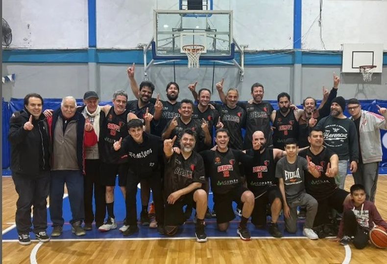 Presidente Derqui logró su 14º triunfo consecutivo para coronarse campeón anticipado en +42.