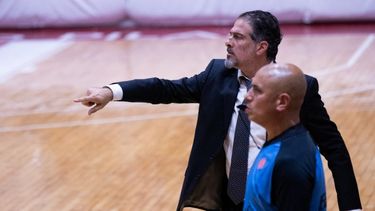 Atlético Pilar confirmó la continuidad de Roberto Pavlotsky como entrenador para la Liga Argentina.