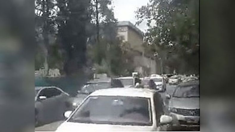 Quiero que se haga público porqué los de Tránsito no vienen a la calle La Gaviota y Champagnat, en el shopping Champagnat, es una locura, no se puede transitar. Marcelo..