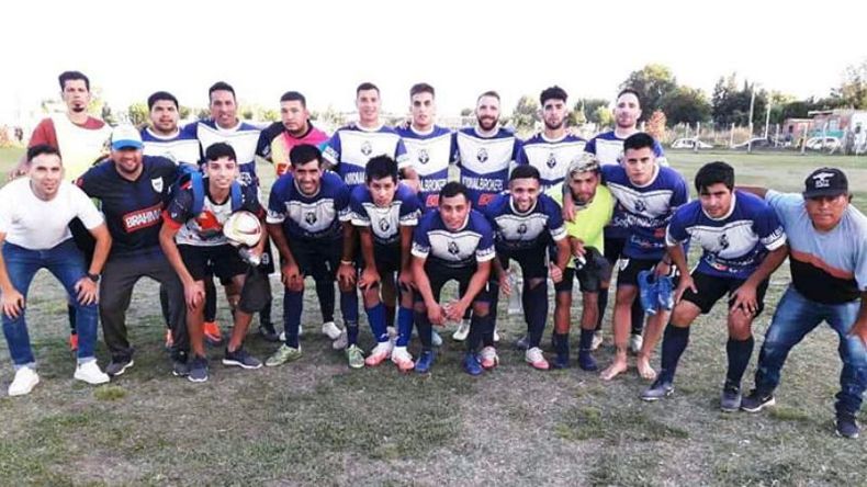 Flecha Azul consiguió un gran punto en Derqui ante Atlético Toro..