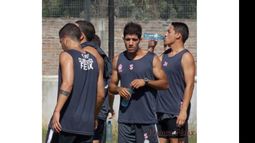 Ariel Carreño jugó su primer amistoso como integrante del Águila..