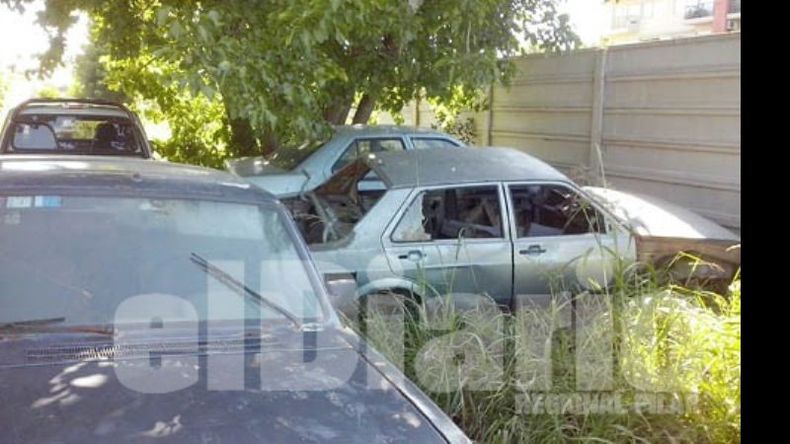 Había autos y repuestos..