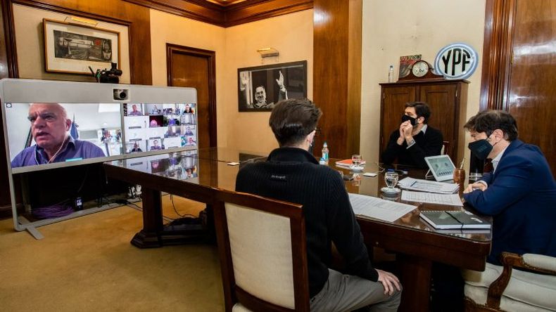 Kicillof y los intendentes se encontraron vía Zoom..