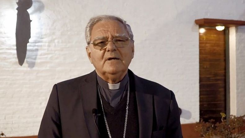 REUNIÓN. El obispo de San Isidro, monseñor Oscar Ojea, preside la Conferencia Episcopal, reunida en Pilar..