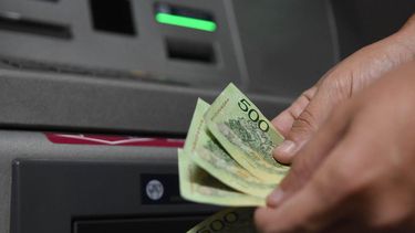 Lo dispuso el Banco Central, que cuadruplicó el monto mínimo obligatorio que las terminales tienen que dar a los clientes por cada retiro diario.