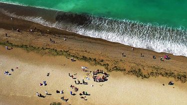 una playa argentina, en la patagonia, fue elegida entre las cinco mejores de sudamerica