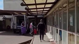 El corazón para Felipe trasladado por el personal de la ambulancia al Hospital Garrahan. El corazón para Felipe trasladado por el personal de la ambulancia al Hospital Garrahan.