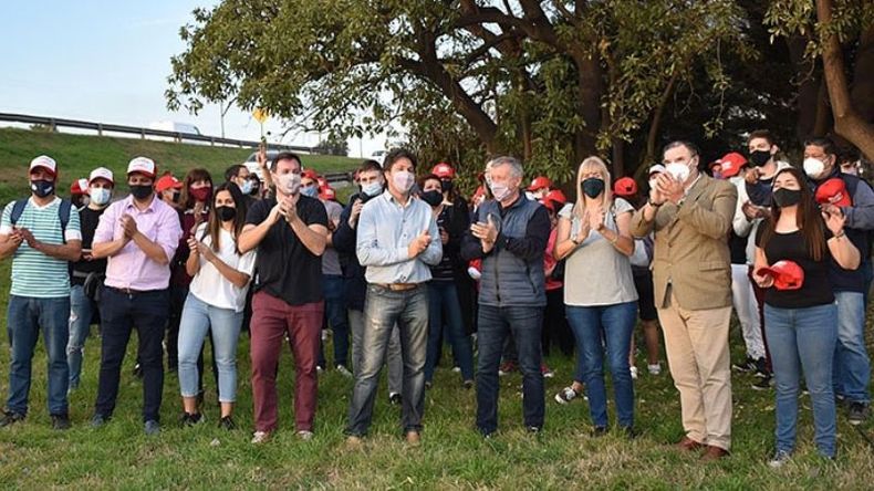 VISITA. Monzó pasó este viernes por Pilar para trabajar en la campaña de Ranieli..