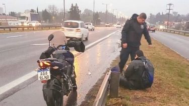 El accidente tuvo lugar en la autopista Panamericana esta mañana, mano a Ciudad de Buenos Aires. Foto @juancaimpacto.