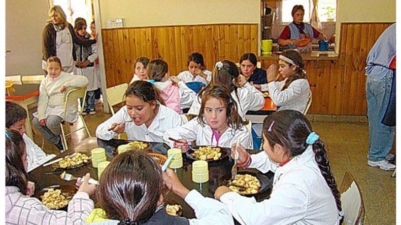 DIETA. El gobierno se hará cargo de la comida de los chicos en las escuelas..