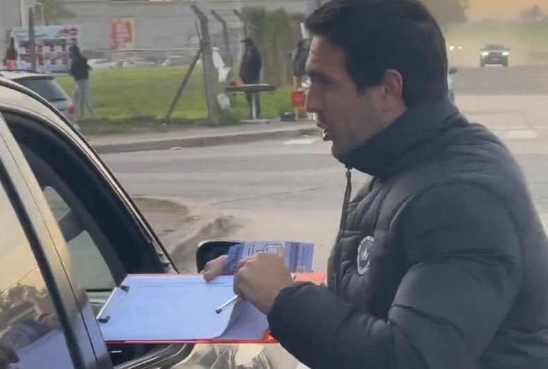 CONTACTO. Tito recolectó firmas a través un petitorio. &nbsp;