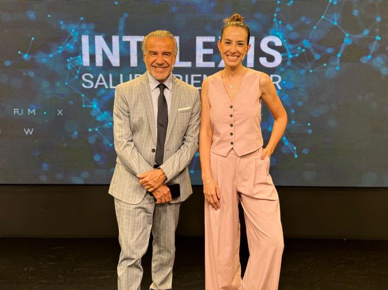 El médico Guillermo Capuya y Sol Urroz dirán presente este lunes en la gala de los Martín Fierro.