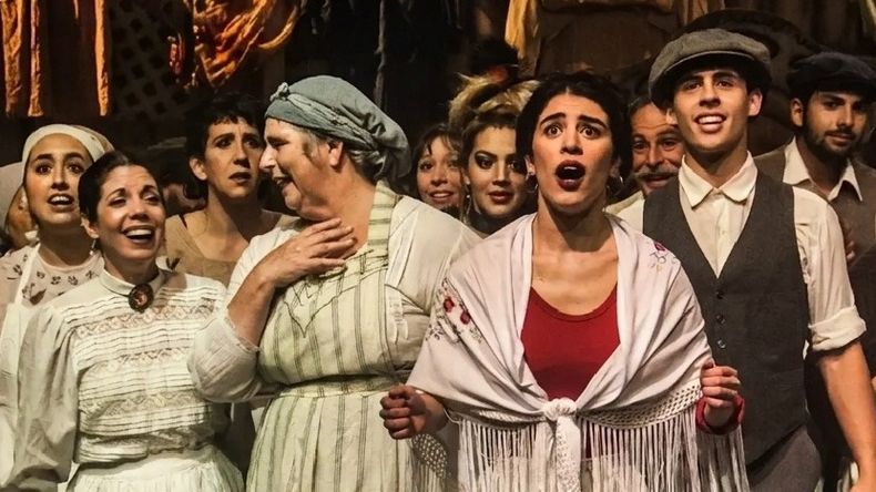 El Grupo Catalinas Sur, un emblema del teatro comunitario, llega el domingo 25 con 