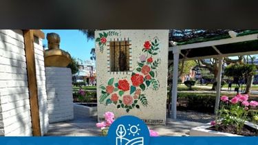 El paseo recorrerá distintas obras de mosaiquismo en el centro de Pilar. .