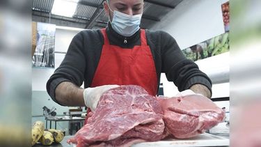 MOSTRADORES. La suba en Liniers se reflejó en el consumidor..