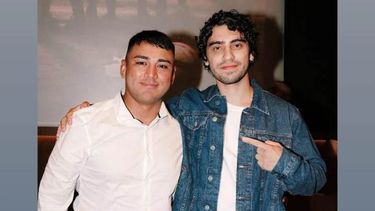 Gabriel Marquez y Lautaro Zera, el actor que realiza su papel en Espartanos por Disney+.