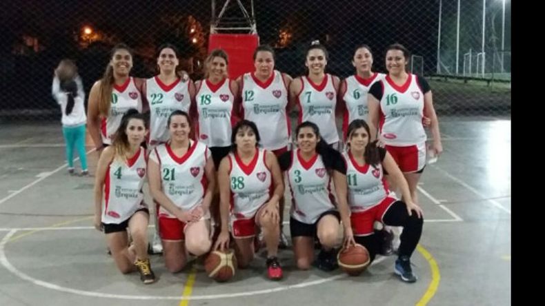 Las Diablitas. Básquet Femenino Pilar logró un triunfo entre semana sobre San Antonio de Padua de 51-42 para acomodarse de cara a los playoffs de la Liga Femenina de Merlo. Las Diablitas formaron con Yesica Cabello, Yamila Cabello, Verónica Guerra, Verónica Orieta, Silvina Dalvano, Alejandra Aristizabal, Cecilia Migliardi, Noemí García, Rosario Pacheco, Mirta Rufino, María Ángeles Agüero e Ivana Peressa..