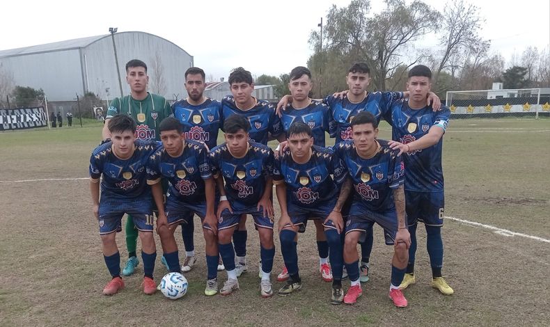La formación de Metalúrgico que ganó el lunes pasado en Berisso.