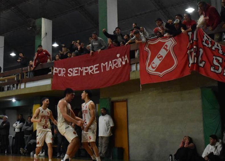 basquet Sportivo Pilar en Munro festejo.jpeg